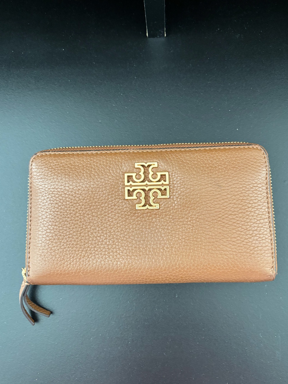 Tory Burch Britten Zip Around Wallet EUC